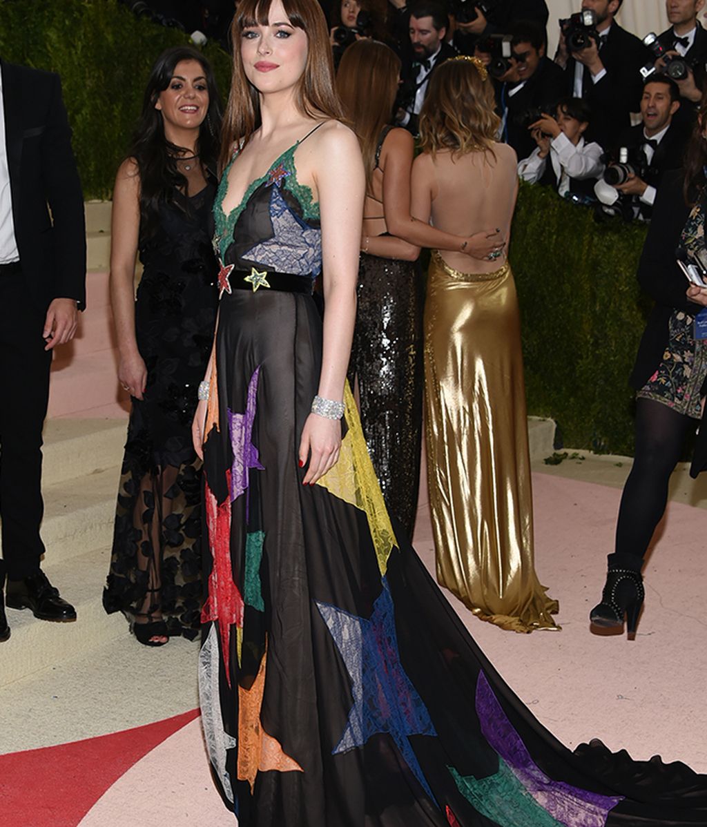 Dakota Johnson vestida de Gucci