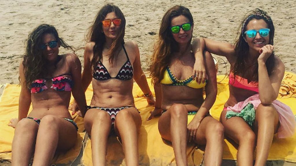 Ha posado junto al mar, en la piscina y practicando el ‘tumboning’