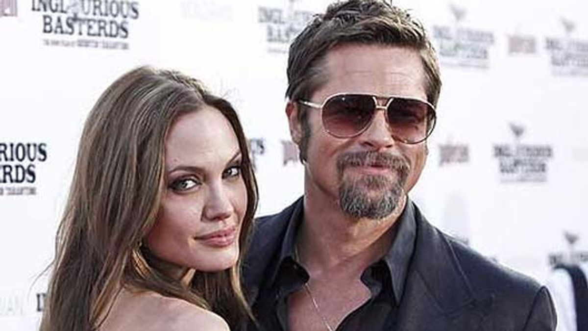 Brad y Angelina se alojan en un hotel de California. Foto: AP