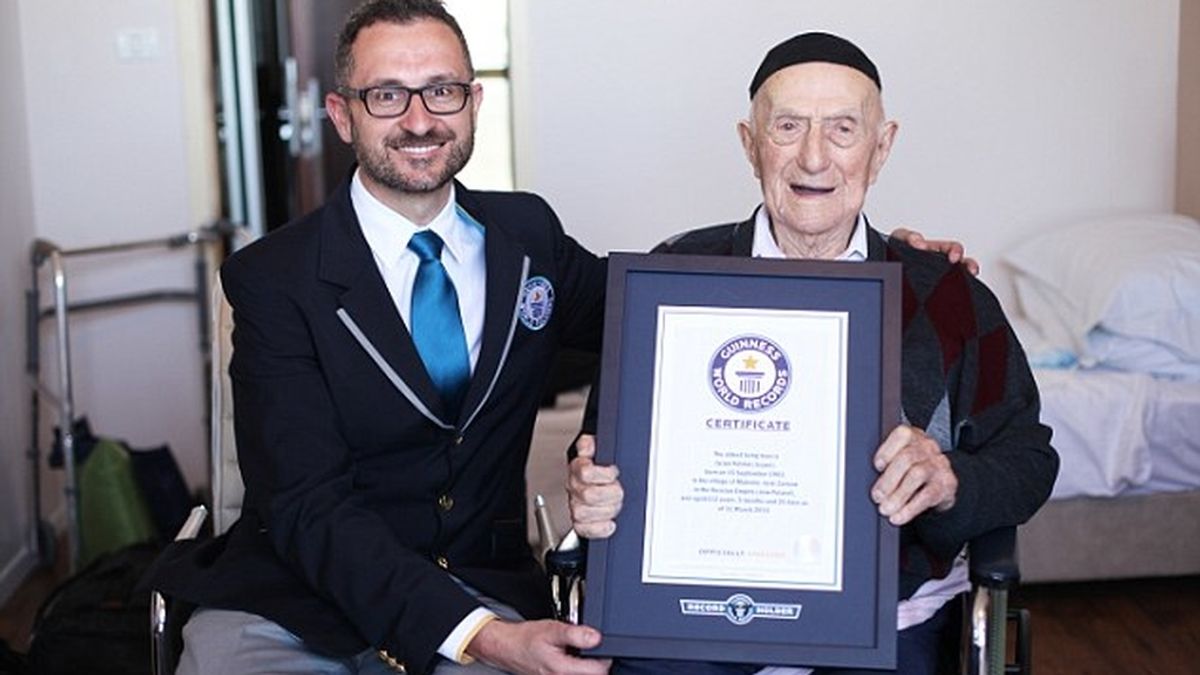 El nuevo hombre más viejo del mundo es un superviviente del Holo El nuevo hombre más viejo del mundo es un superviviente del Holo