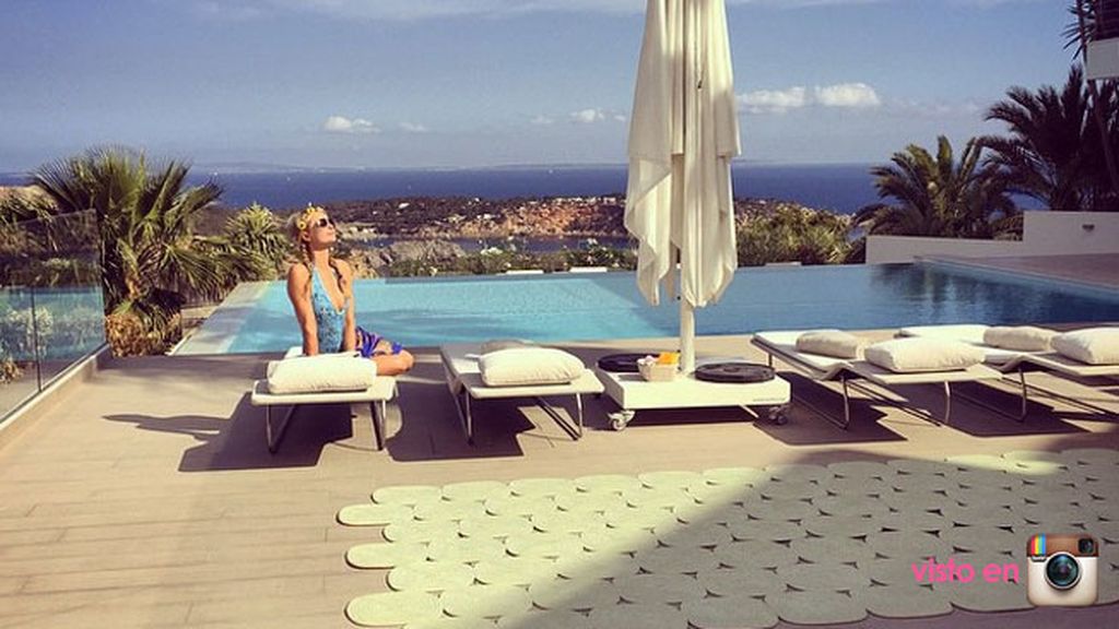 Paris Hilton, glamour y relax around the world