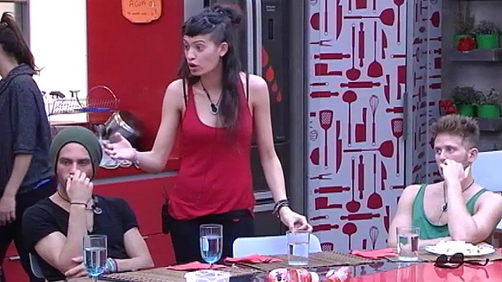 Los veteranos critican a Raky por llevarse bien con los nuevos