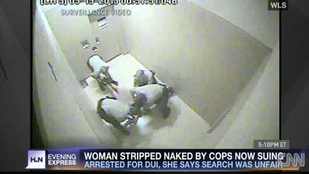 Una mujer denuncia a cuatro policías por desnudarla tras ser detenida