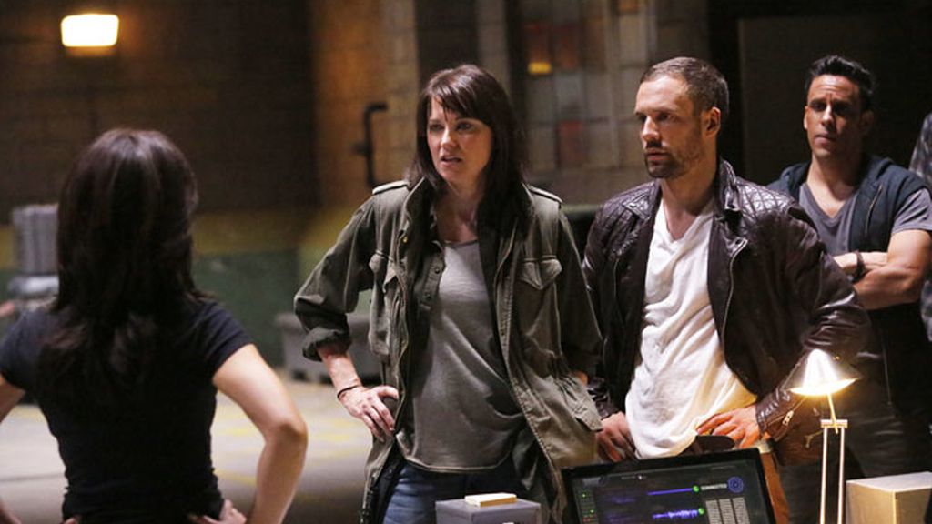 Primeras fotos de los capítulos 'Sombras' y 'Pesada es la cabeza'