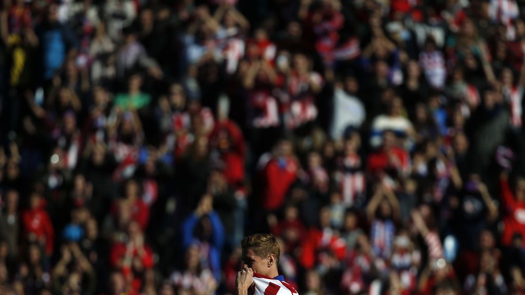 Las mejores fotos de la presentación de Fernando Torres con el Atlético de Madrid