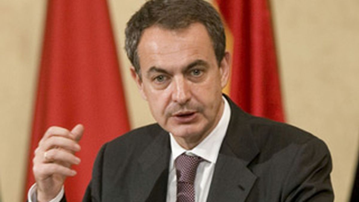 El presidente del Gobierno, José Luis Rodríguez Zapatero, durante la clausura de la primera jornada de la cumbre UE-Marruecos . Foto: EFE