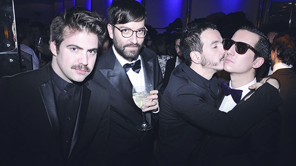 Disfrutando de la noche en Chicote junto a Juan MG Morán, Custodio Pastor y Javier Giner