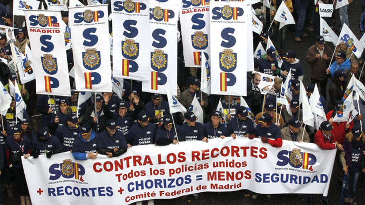 Unos 5.000 policías protestas en Madrid contra los recortes salariales