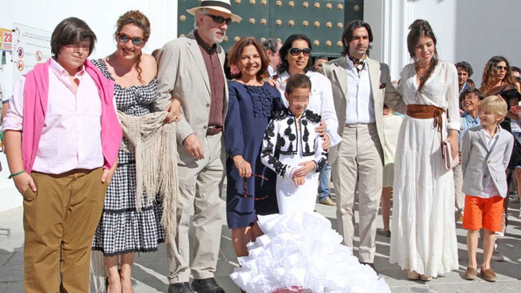 50% flamenca, 50% torera: el bautizo de la hija de Estrella Morente y Javier Conde