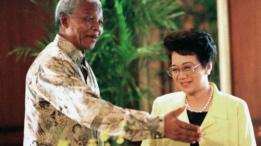 Mandela y Aquinio, juntos en Manila