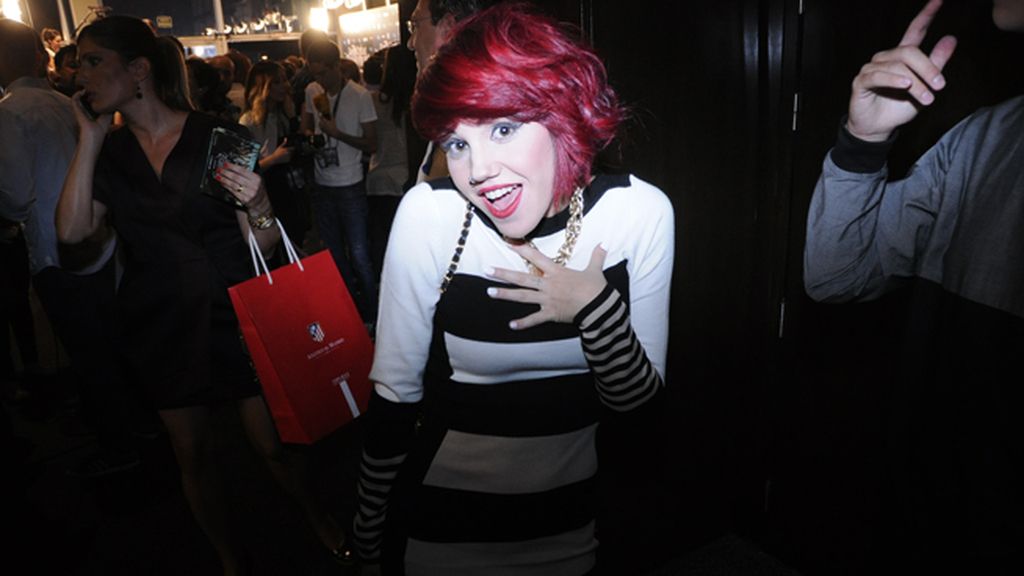 La cantante Angy fue otra de las invitadas al estreno de Álex de la Iglesia