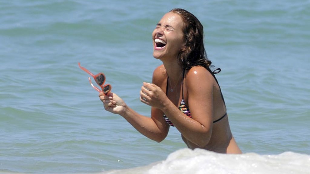 Paula Echevarría y Daniella, de vacaciones en Cádiz con los abuelos maternos