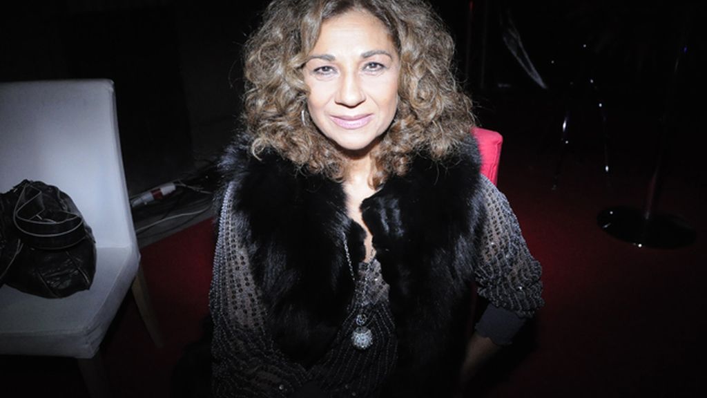 Lolita, la primogénita del clan Flores, no quiso perderse la fiesta de J&B