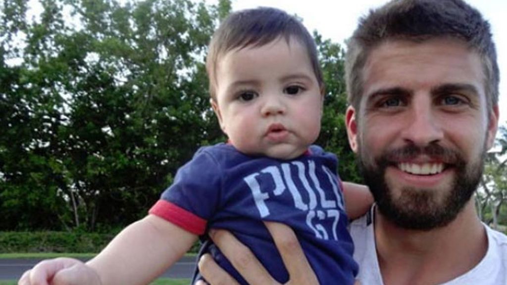 Shakira y su familia feliz