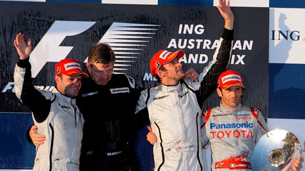 Button celebra el podio