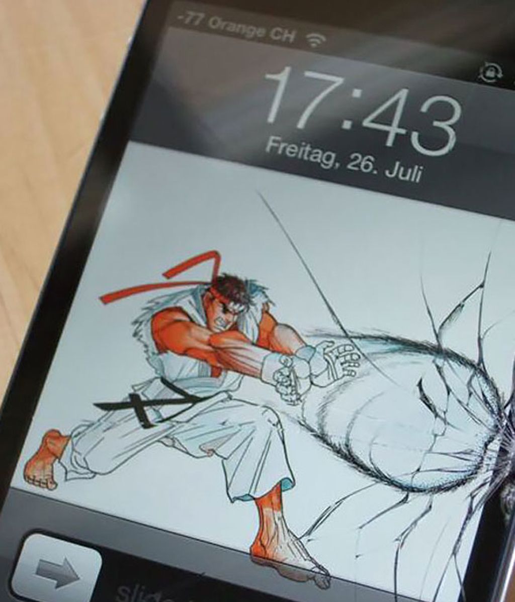 Estos fondos de pantalla ayudarán a que no se vean tanto las grietas