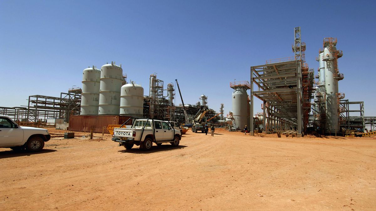 Al Qaeda del Magreb Islámico secuestra a 41 extranjeros en una planta de gas en Argelia