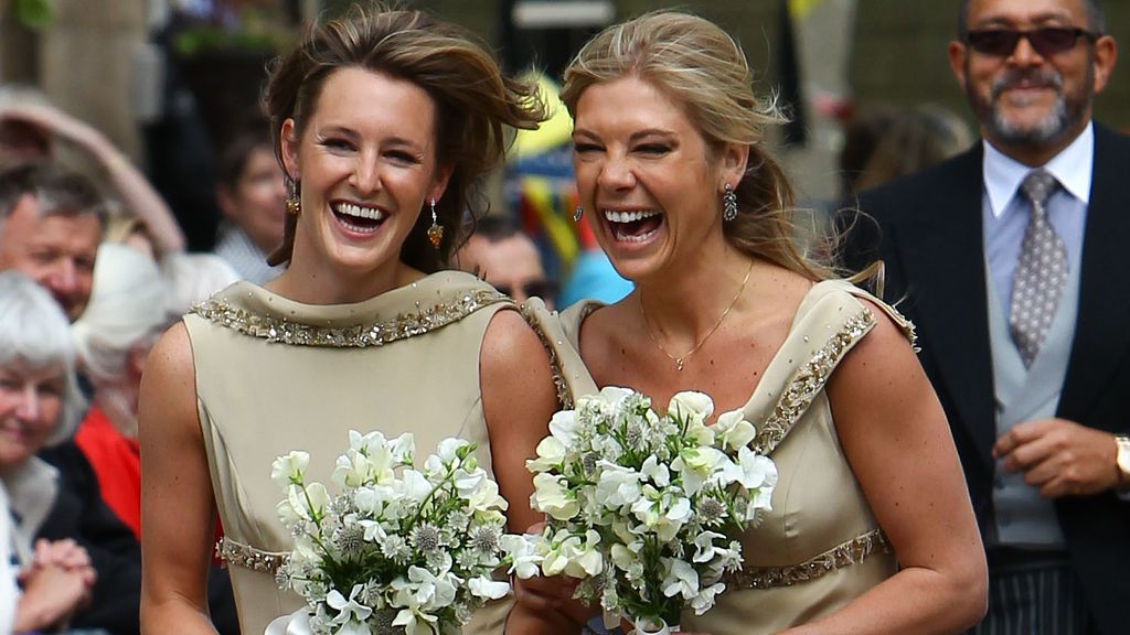 Lady Katie Valentine y Chelsy Davy, las damas de honor