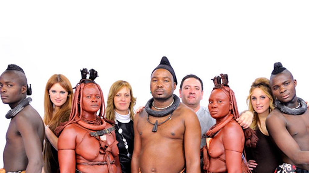 La familia Carrión-Roldán con la tribu himba