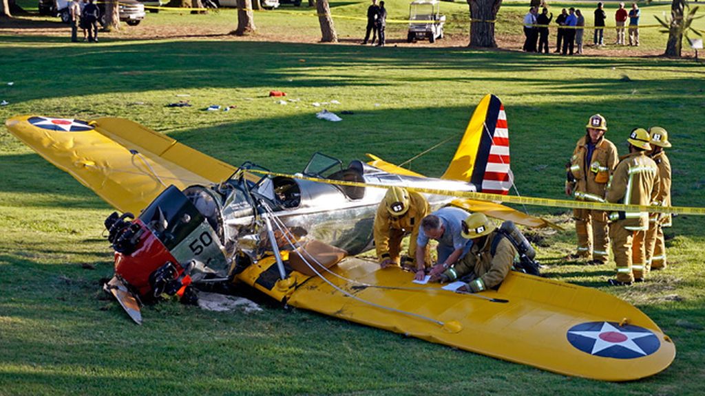 El actor sufre un accidente con una de sus avionetas