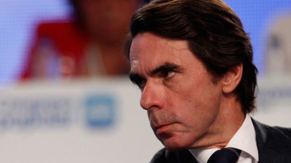 Aznar: "Los políticos se han convertido en un problema grave para el país"