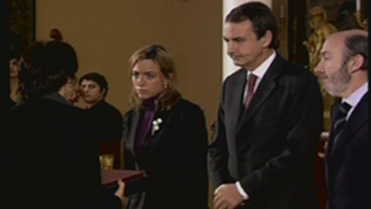 Zapatero, Rubalcaba y Chacón durante el acto de homenaje a los policías fallecidos en 2009