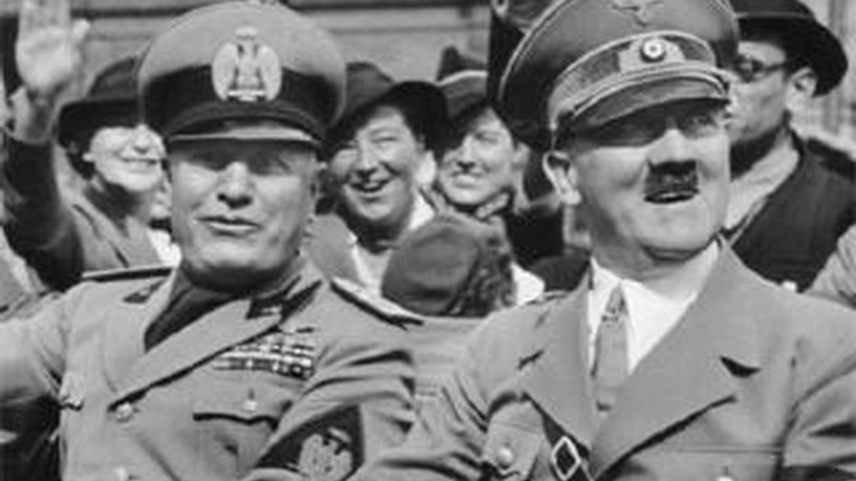 El Führer (d) junto al líder fascista italiano Benito Mussolini.