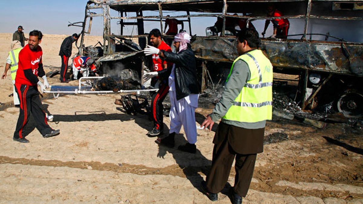 Al menos 19 muertos y 25 heridos mueren en un atentado contra una partida de peregrinos chiíes