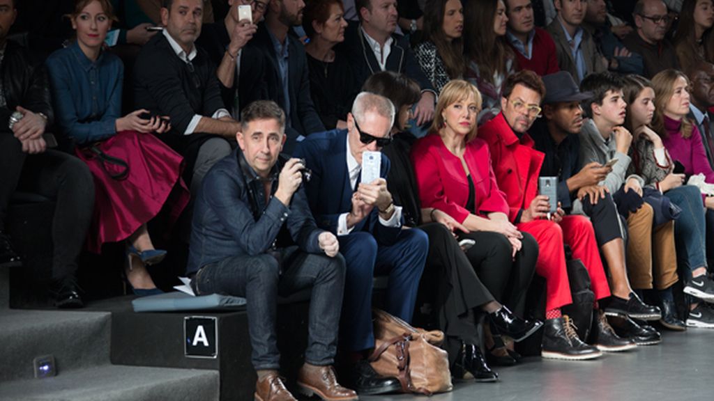 Publico en el desfile Angel Schlesser