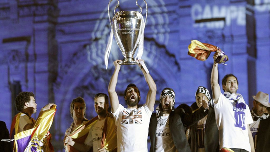 Miles de aficionados esperaron a los jugadores