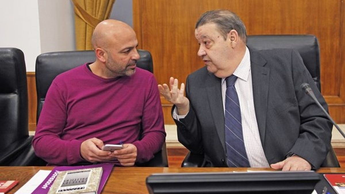 El portavoz de Podemos, José Gracía Molina, en el Parlamento de Castilla-La Mancha