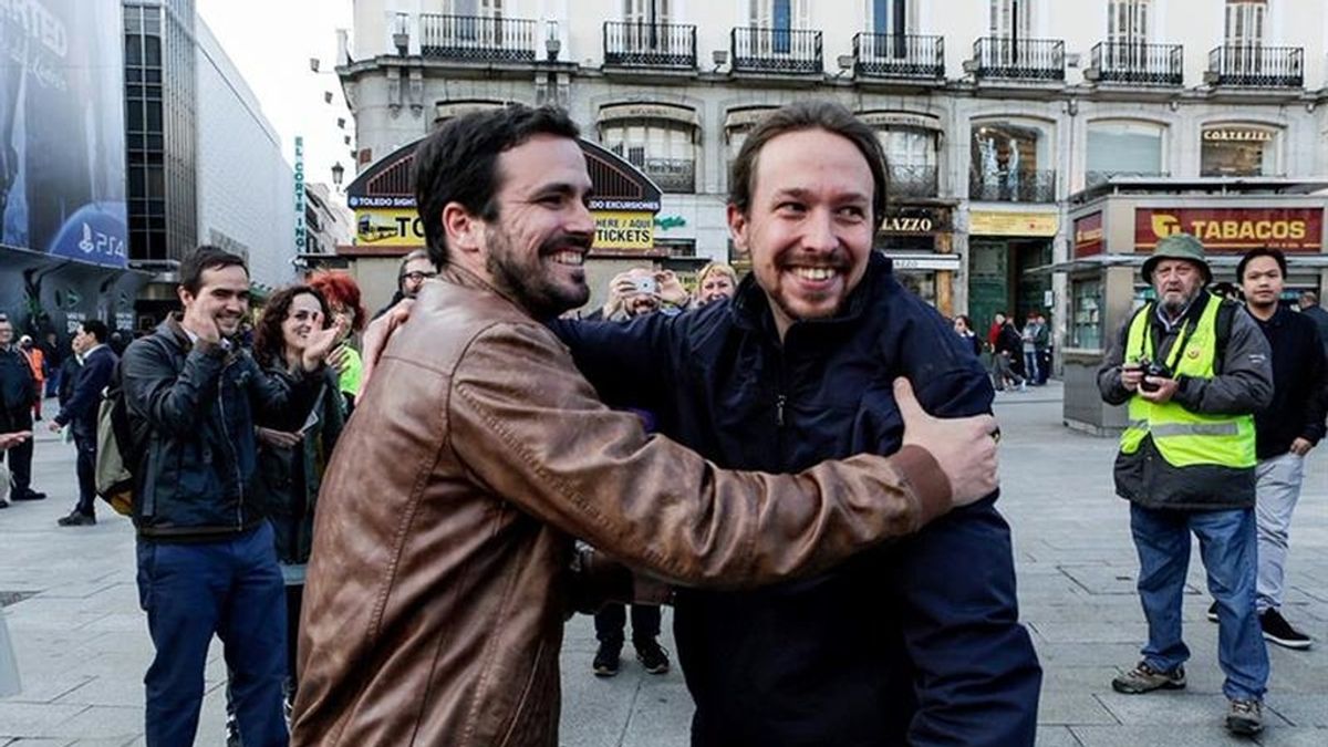 Pablo Iglesias y Alberto Garzón se felicitan por el pacto de la izquierda