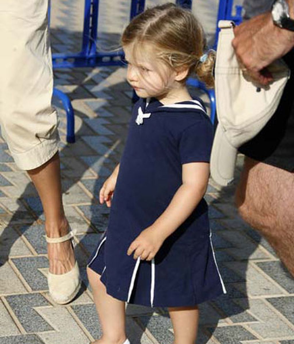 La infanta pasea por el Real Club Náutico de Palma