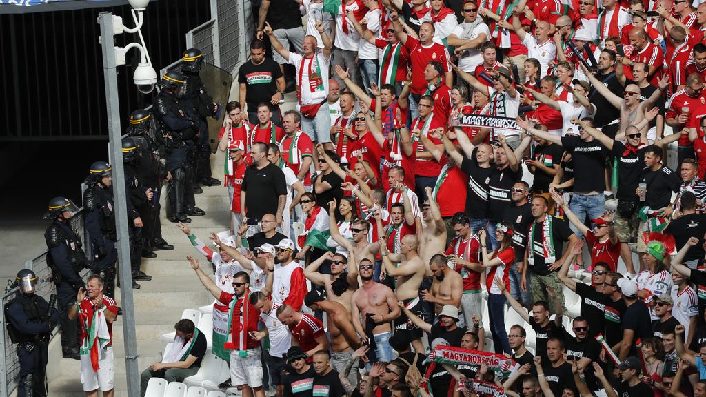 Los 'ultras' húngaros la lían en Marsella