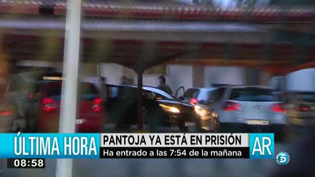 La cantante entró en prisión a las 07:54 de la mañana