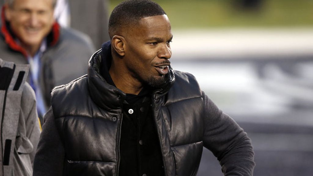 Kevin Costner y Hugh Jackman, bailan a ritmo de Bruno Mars en la Super Bowl