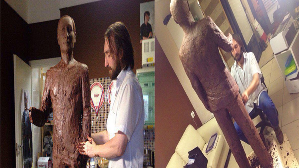Fabrican una estatua de chocolate a tamaño real de Vladimir Putin