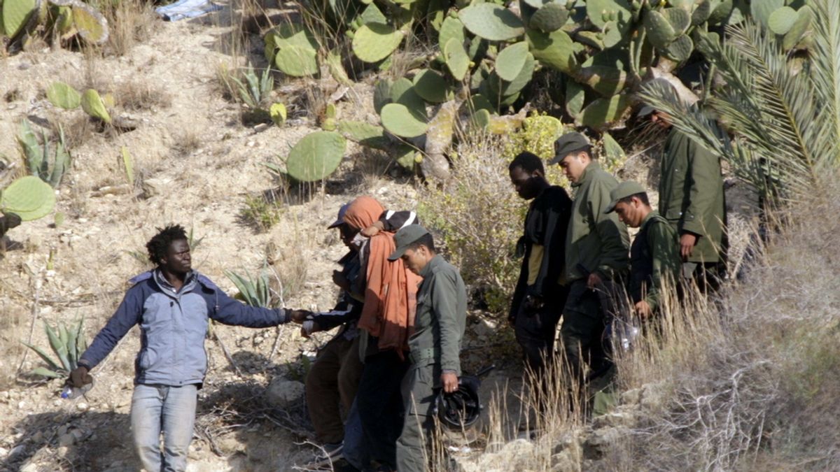 400 inmigrantes intentan sin éxito saltar la valla de Melilla