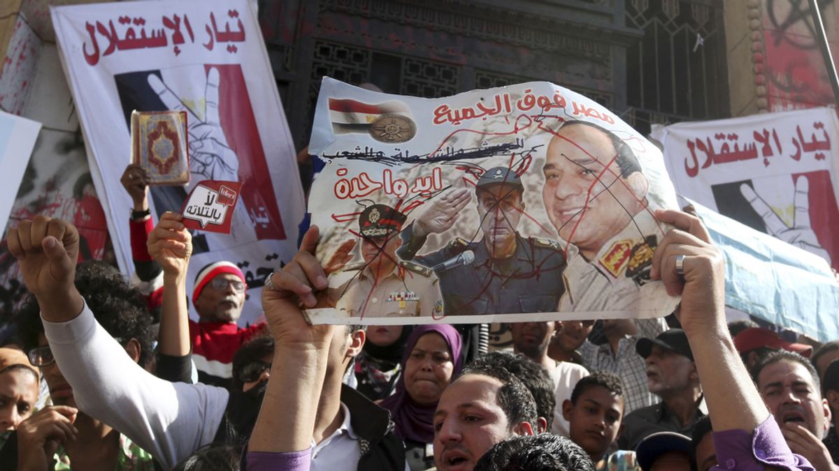 Miles de personas protestan en Egipto contra la islamización de la revolución
