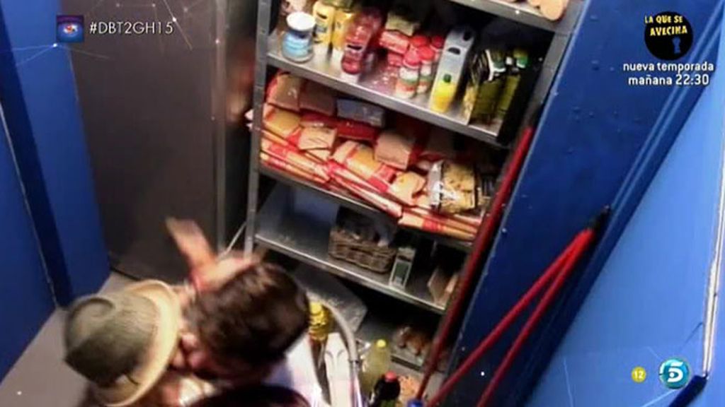 Jonathan, a Yoli: "Me la estas liando que flipas"