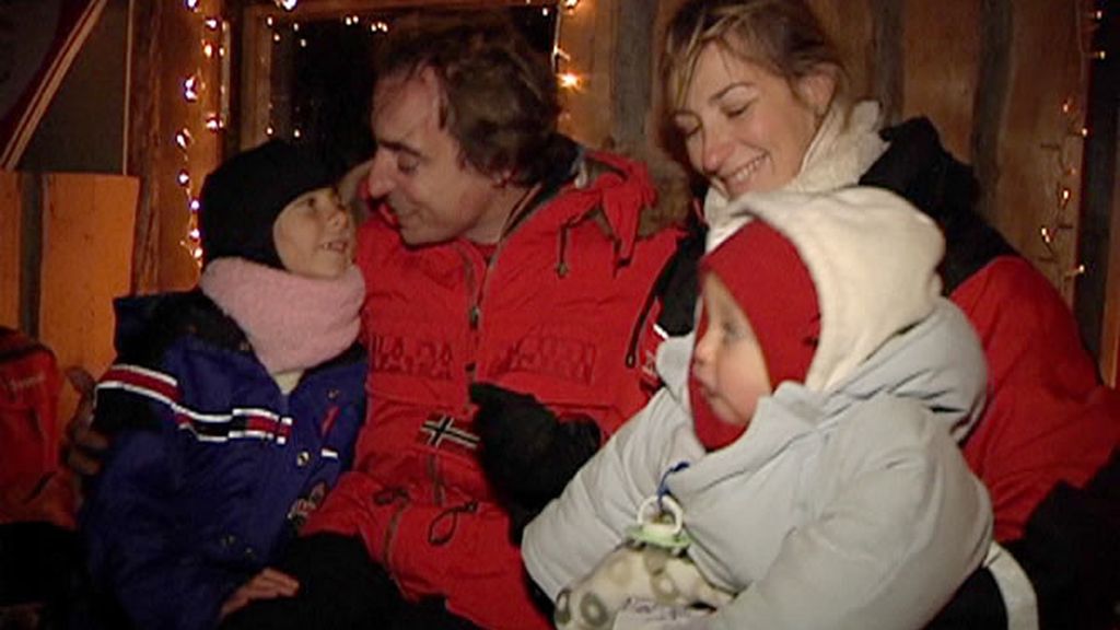 La familia unida celebrando la Navidad