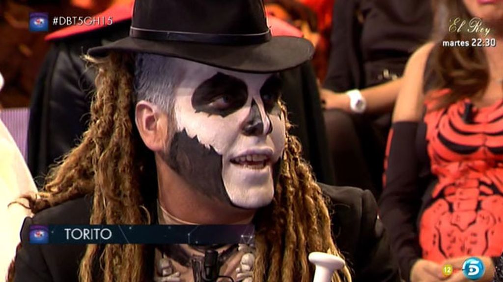 Las gradas del debate celebran Halloween