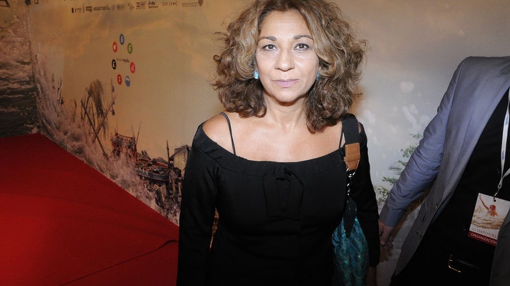 Lolita representó al clan Flores en el estreno más concurrido de la temporada