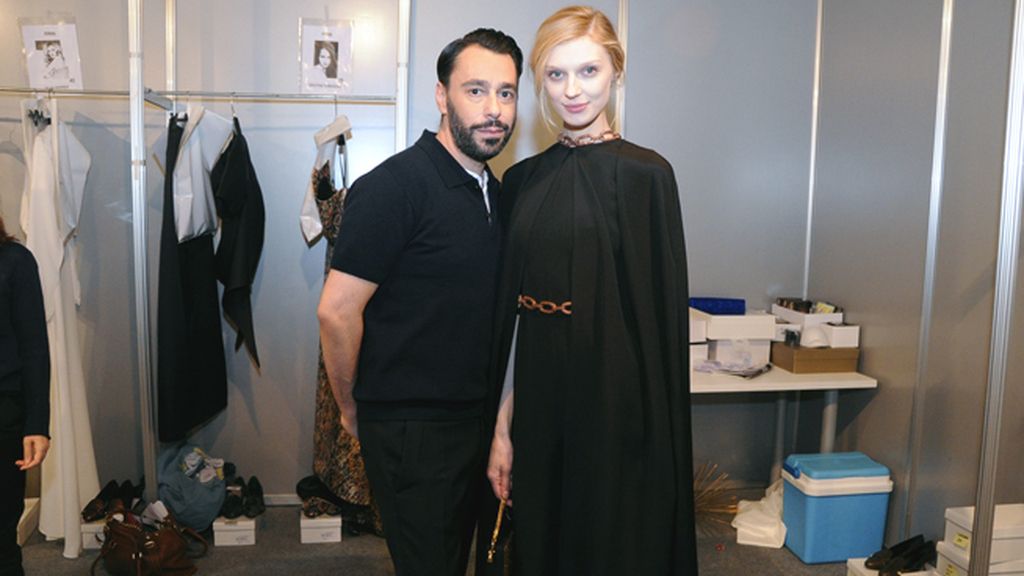 En el backstage con Juanjo Oliva y sus modelos