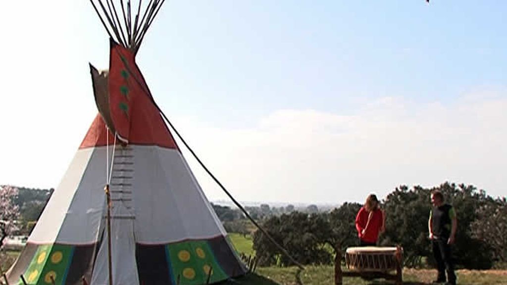 Una tienda típica de los indios americanos, denominada tipi