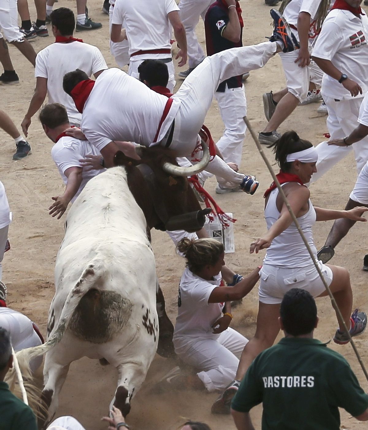 El segundo encierro ha terminado con un herido por asta de toro