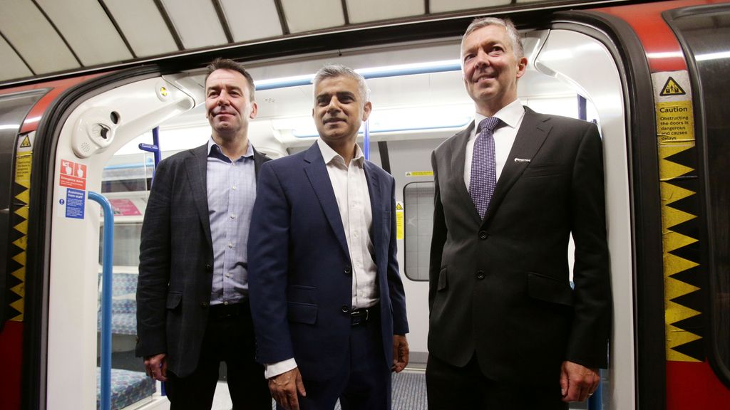 Londres ya tiene servicio nocturno de Metro