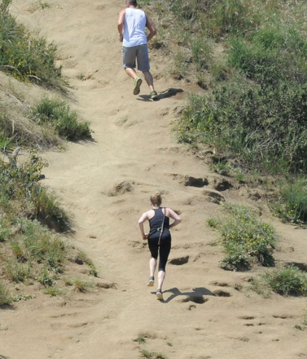 Amanda Seyfried hace deporte con el amor de su vida... su perro Finn