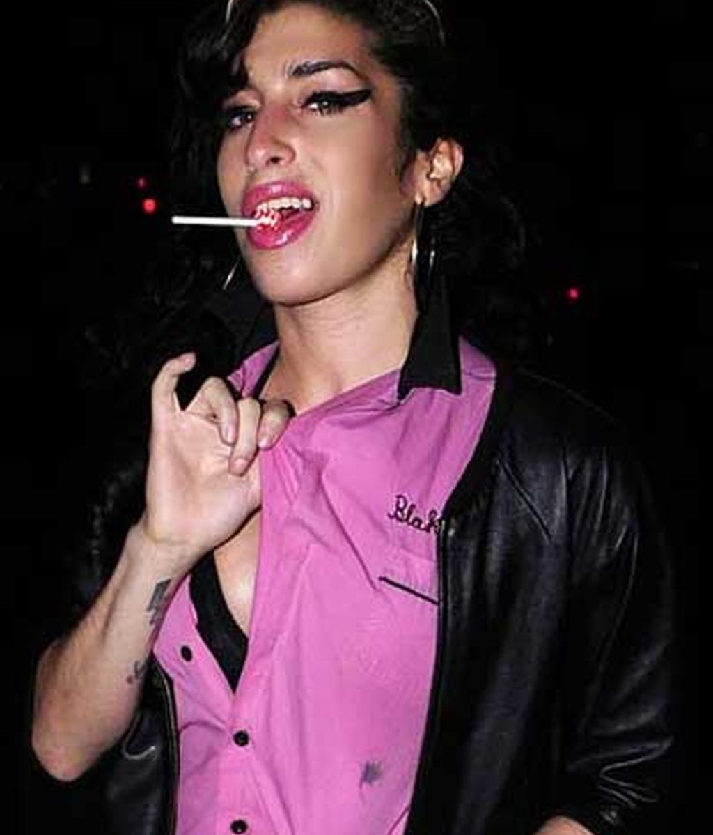 Amy, con su chupa-chups