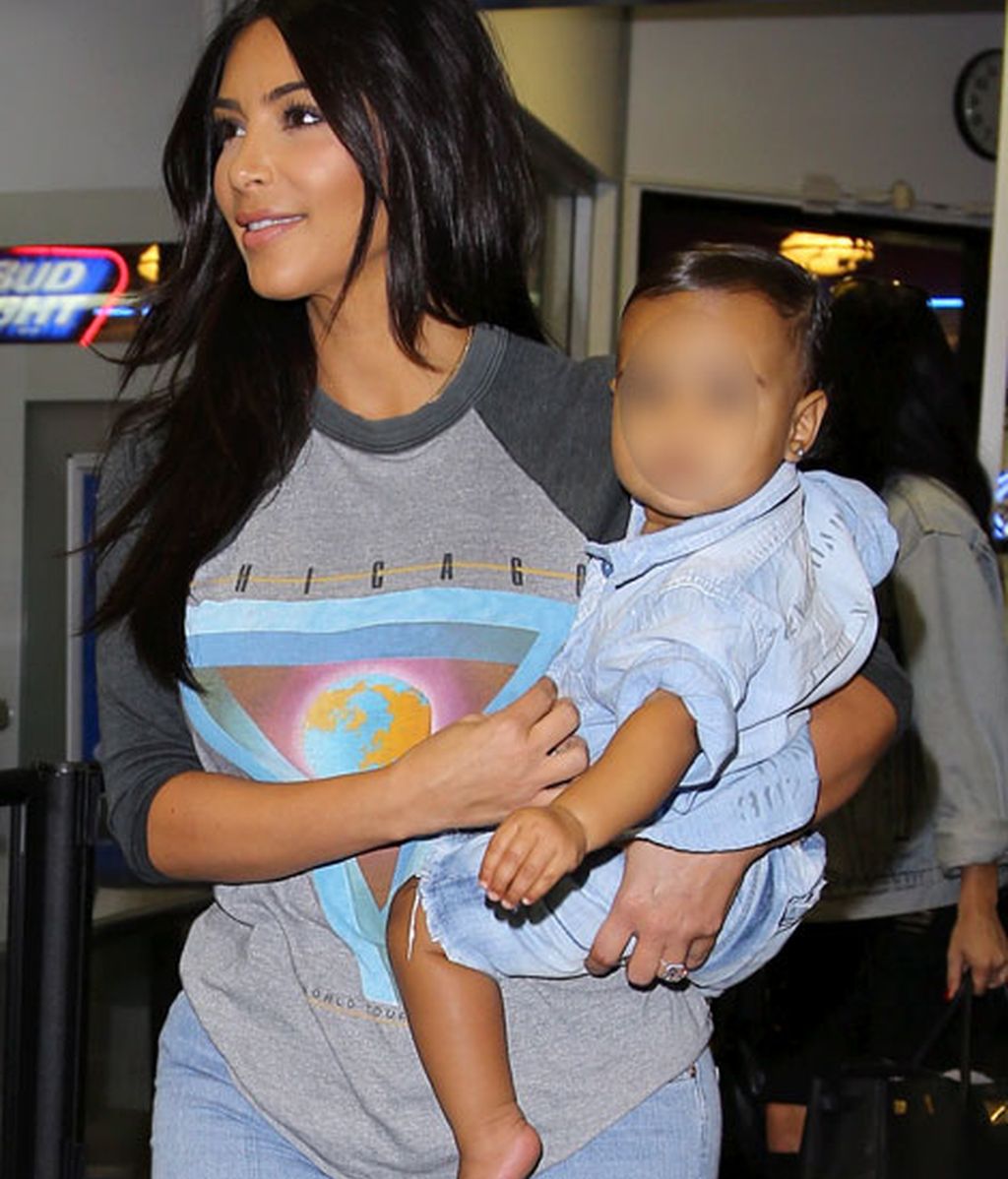 La 'baby-celeb' North West, ideal con su nuevo look
